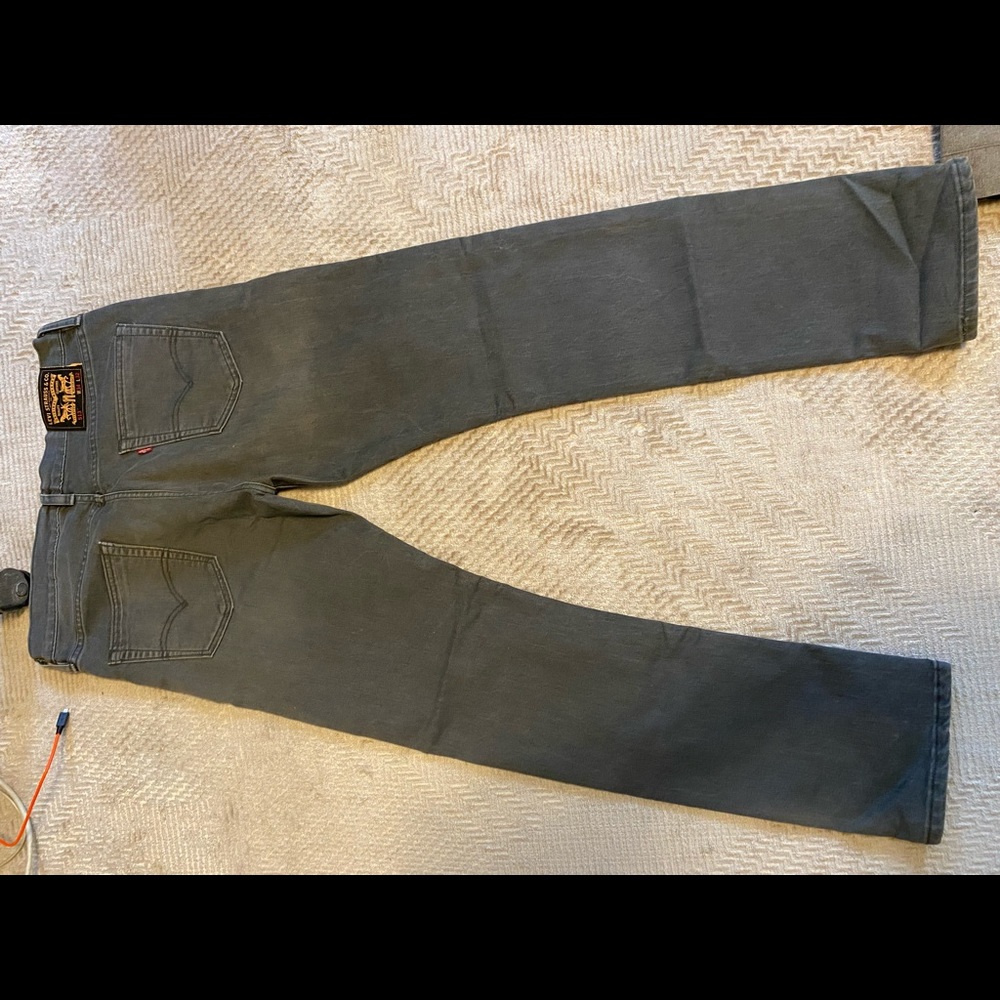 Levi 513 jeans